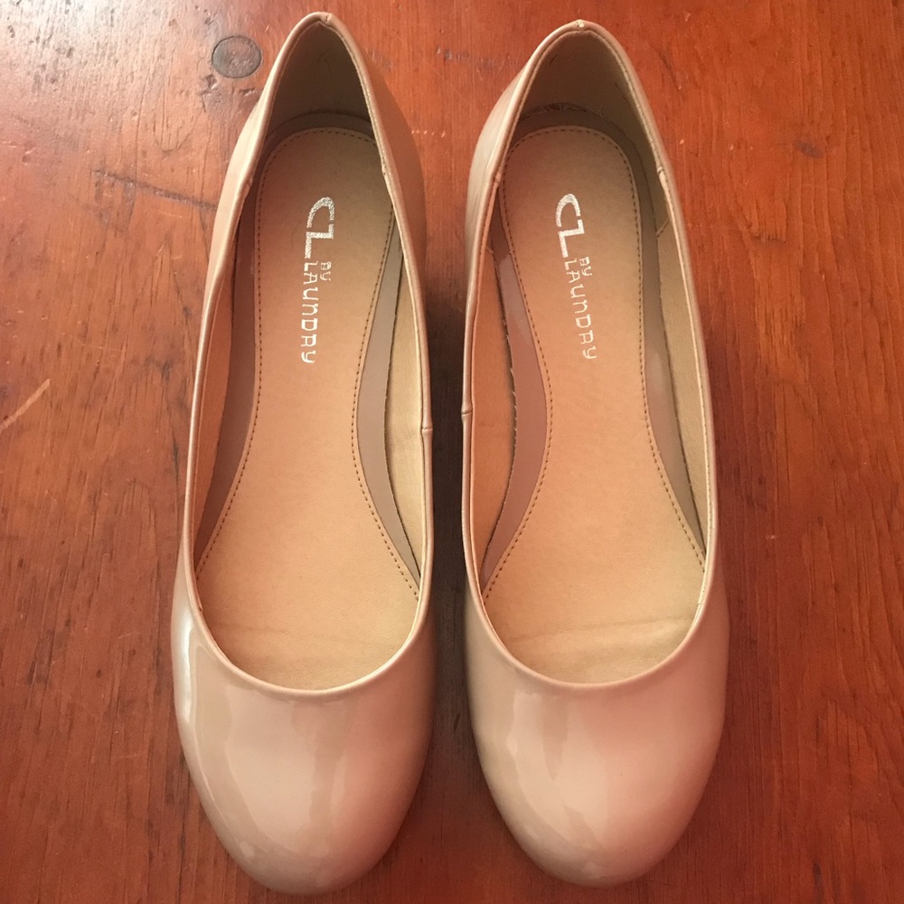 CL by Laundry Tan Wedge Heels
